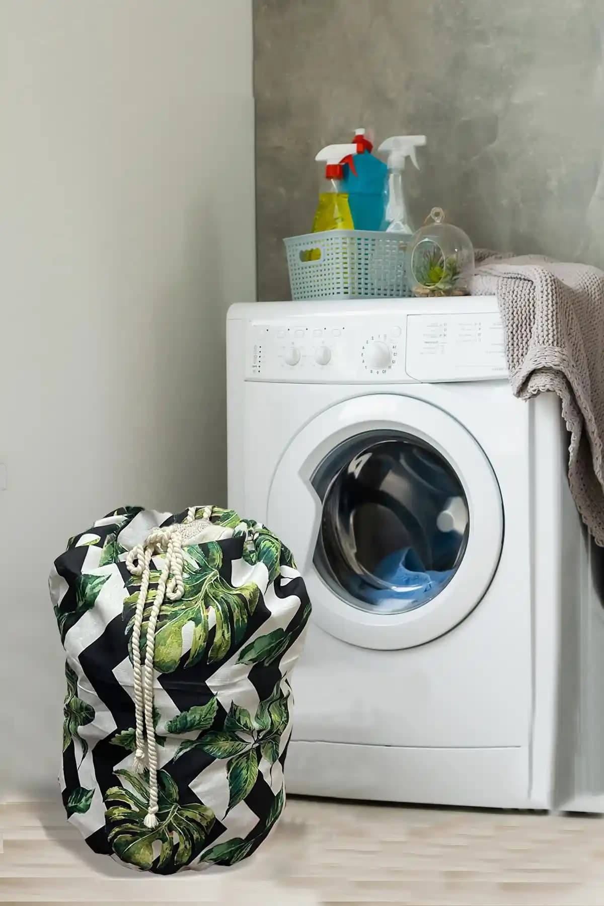 Dekoratif ve İşlevsel Kirli Çamaşır Torbası Seçenekleri ve Dekorasyon İpuçları