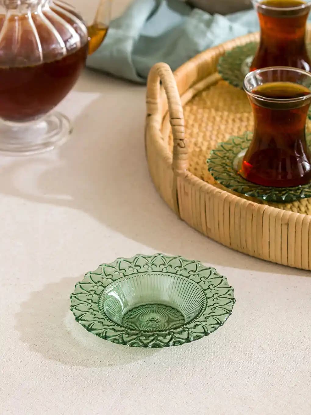 Desenli Çay Tabağı Seçenekleri ve Sofra Dekorasyonunda Kullanım İpuçları