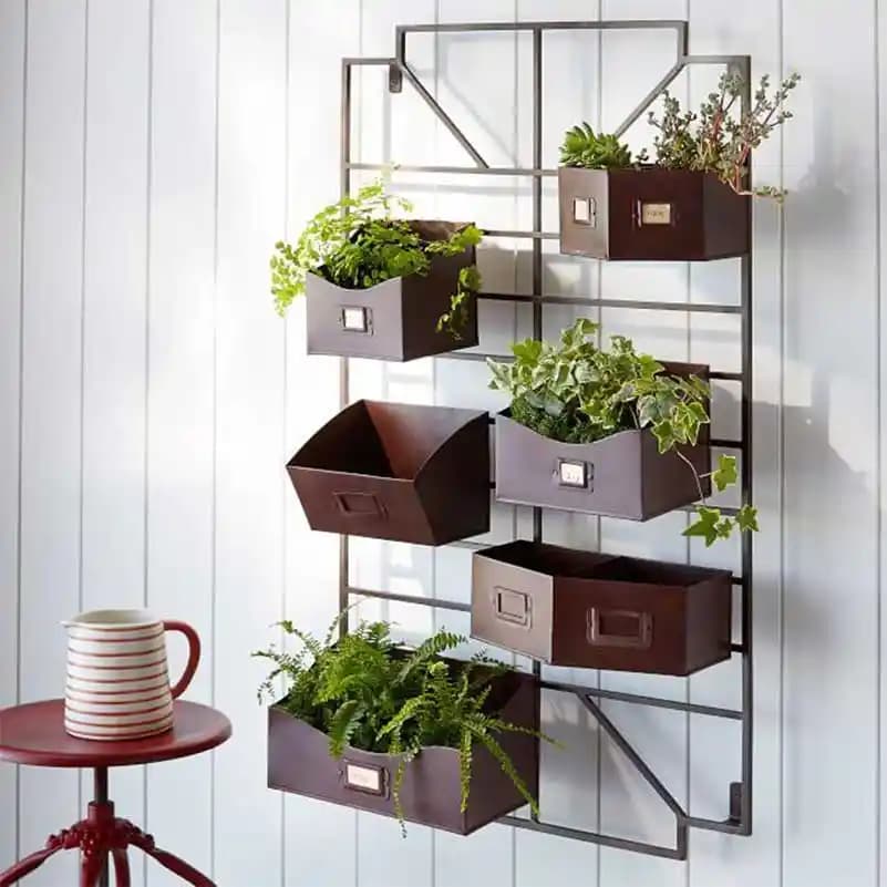 Duvara Monte Çiçeklik Modelleri ile Mekânlara Doğal ve Şık Dokunuşlar