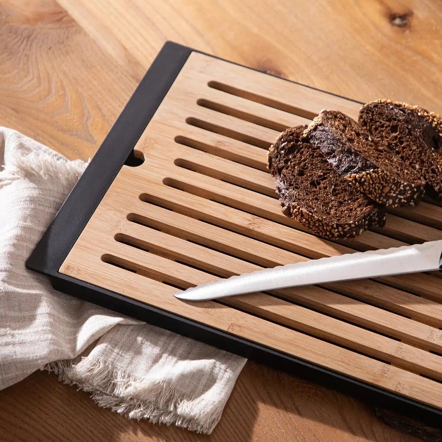 Ekmek Kesme Tahtası Seçimi ve Mutfağınıza Katacağı Estetik ve İşlevsellik