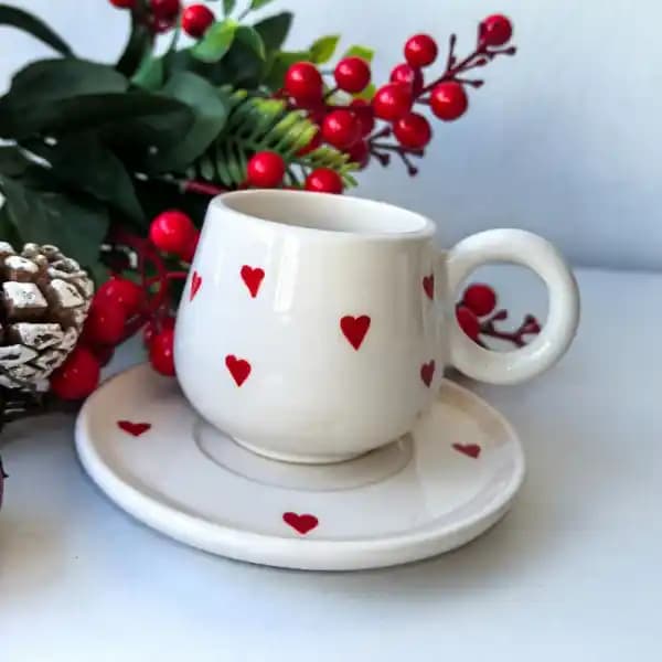 El Yapımı Kahve Fincanlarıyla Ev Dekorasyonunuza Zarafet Katın