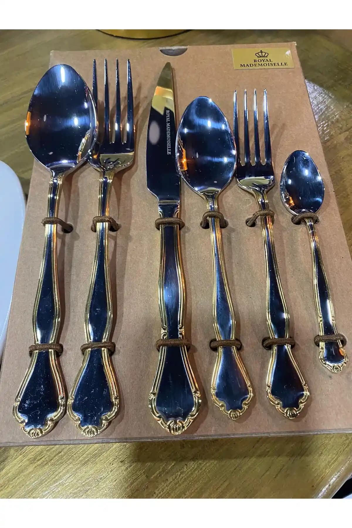 Elif Kaşık Takımı Nedir ve Dekorasyonda Modern Şıklık Sağlayan Seçenekler