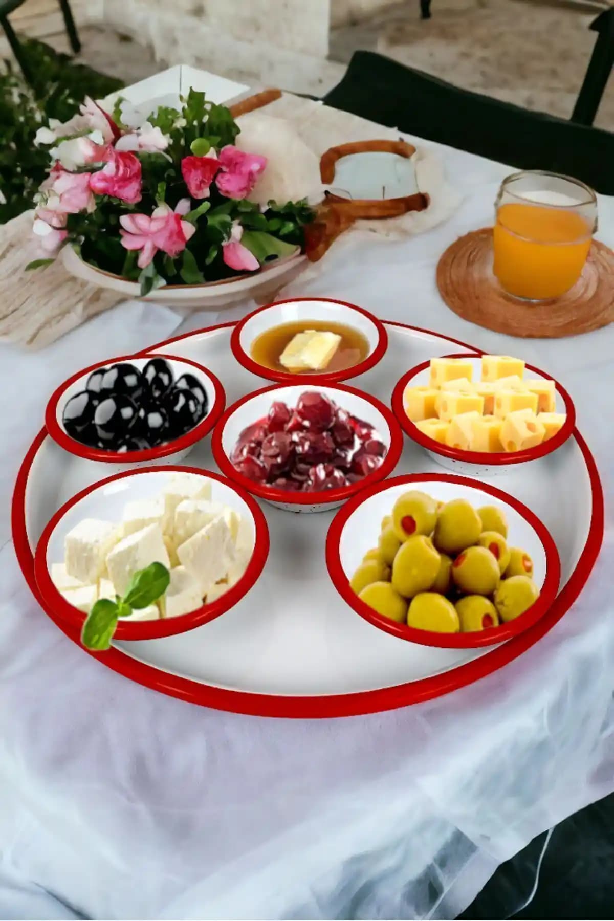 Emaye Kahvaltı Takımı: Estetik ve Dayanıklılığıyla Mutfaklara Şıklık Katıyor