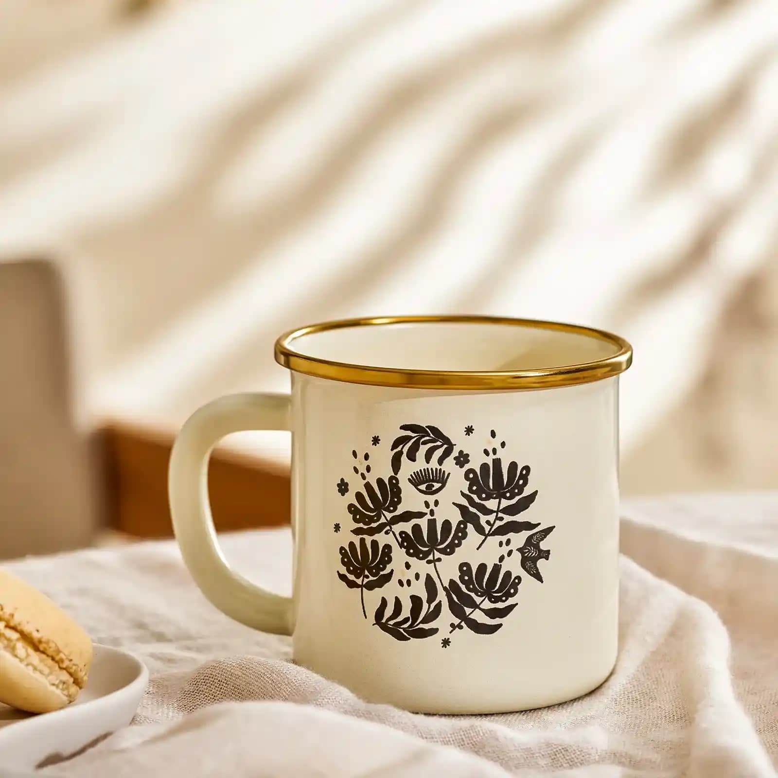 Emaye Kupa: Geleneksel ve Modern Tasarımlarla Dayanıklı ve Estetik Kullanım