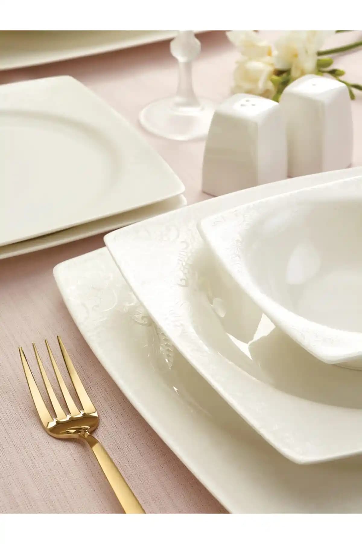 Emsan Fine Bone Meyra 61 Parça 12 Kişilik Yemek Takımı Şıklık ve Fonksiyonellik Sunar