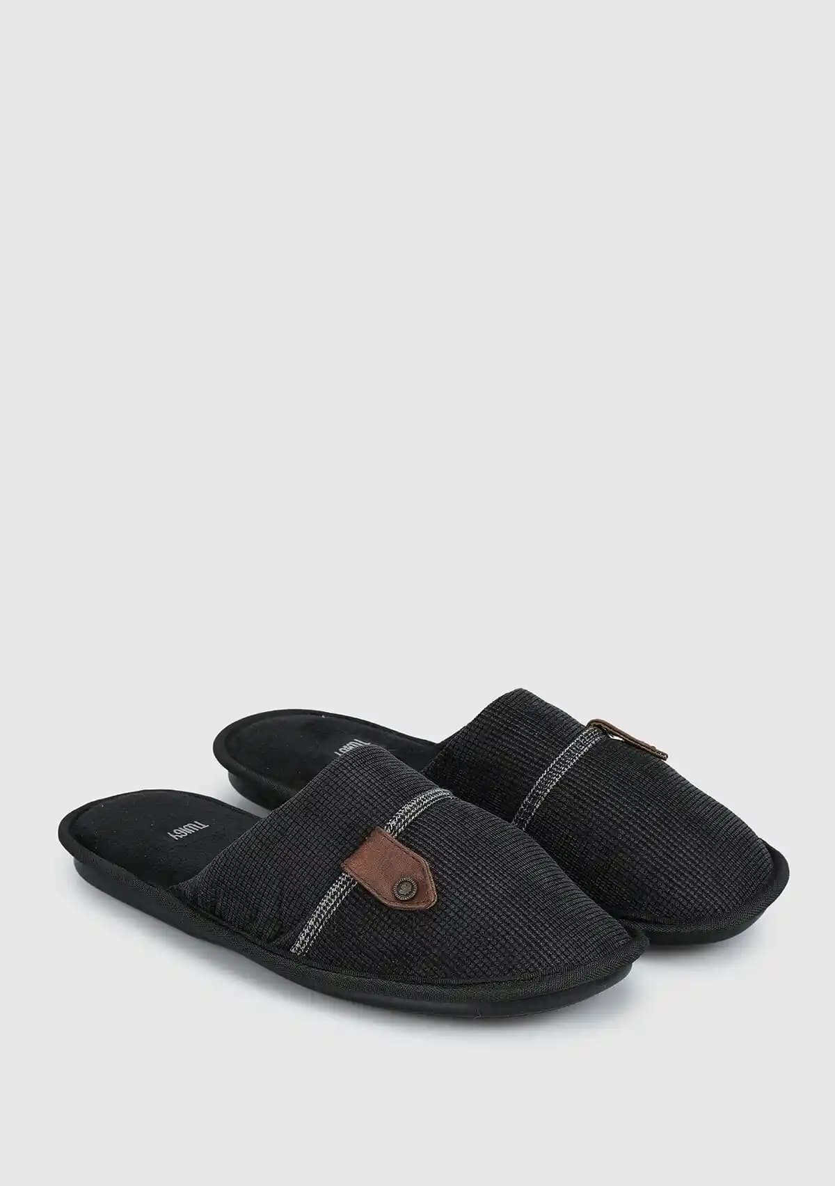 Erkek Ev Terliği Seçimi ve Dekorasyona Uyum Sağlayan Modeller Rehberi