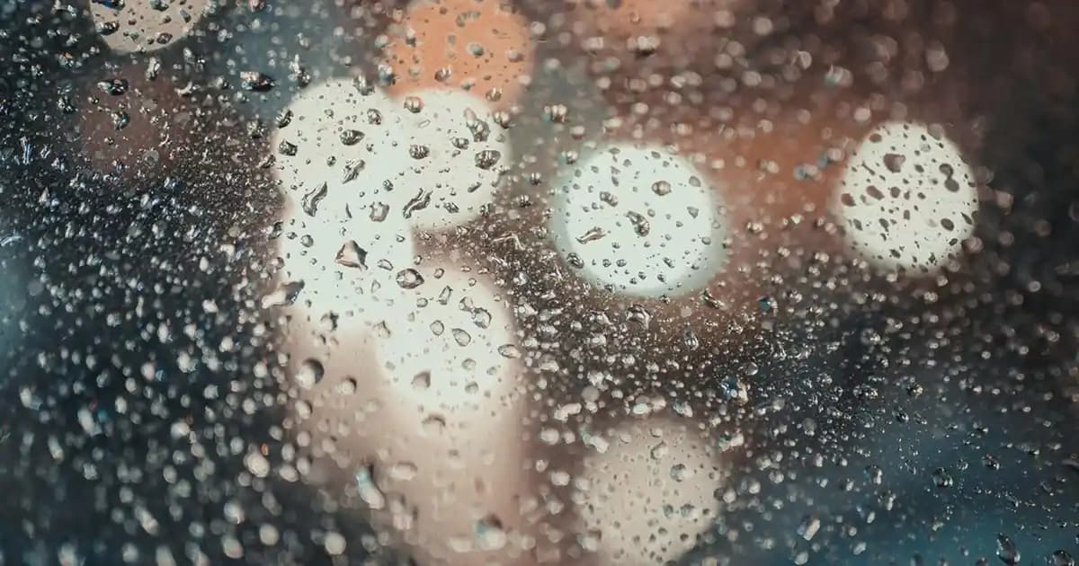 Eskitme Şamdanlar ile Dekorasyonda Zamansız ve Şık Bir Atmosfer Yaratın
