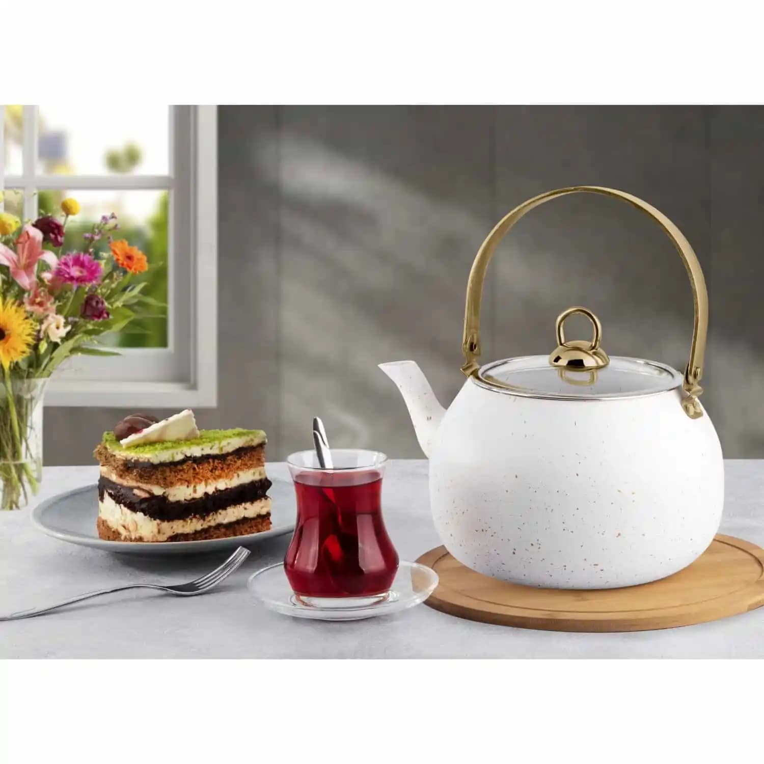 Ev Dekorasyonunda Şıklık ve Fonksiyonellik İçin Tekli Demlik Kullanımı Rehberi