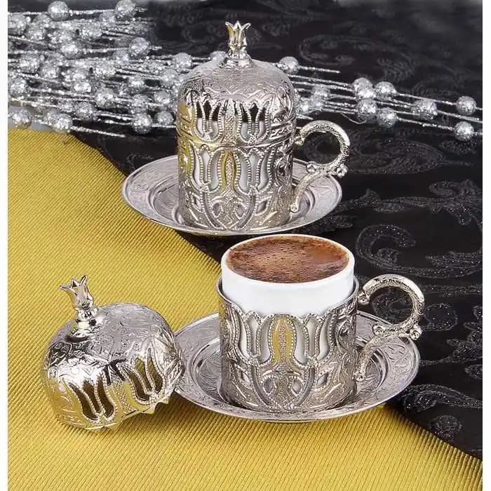 Farklı Kahve Fincanlarıyla Dekorasyon ve Mobilyada Şıklık Yaratma Rehberi