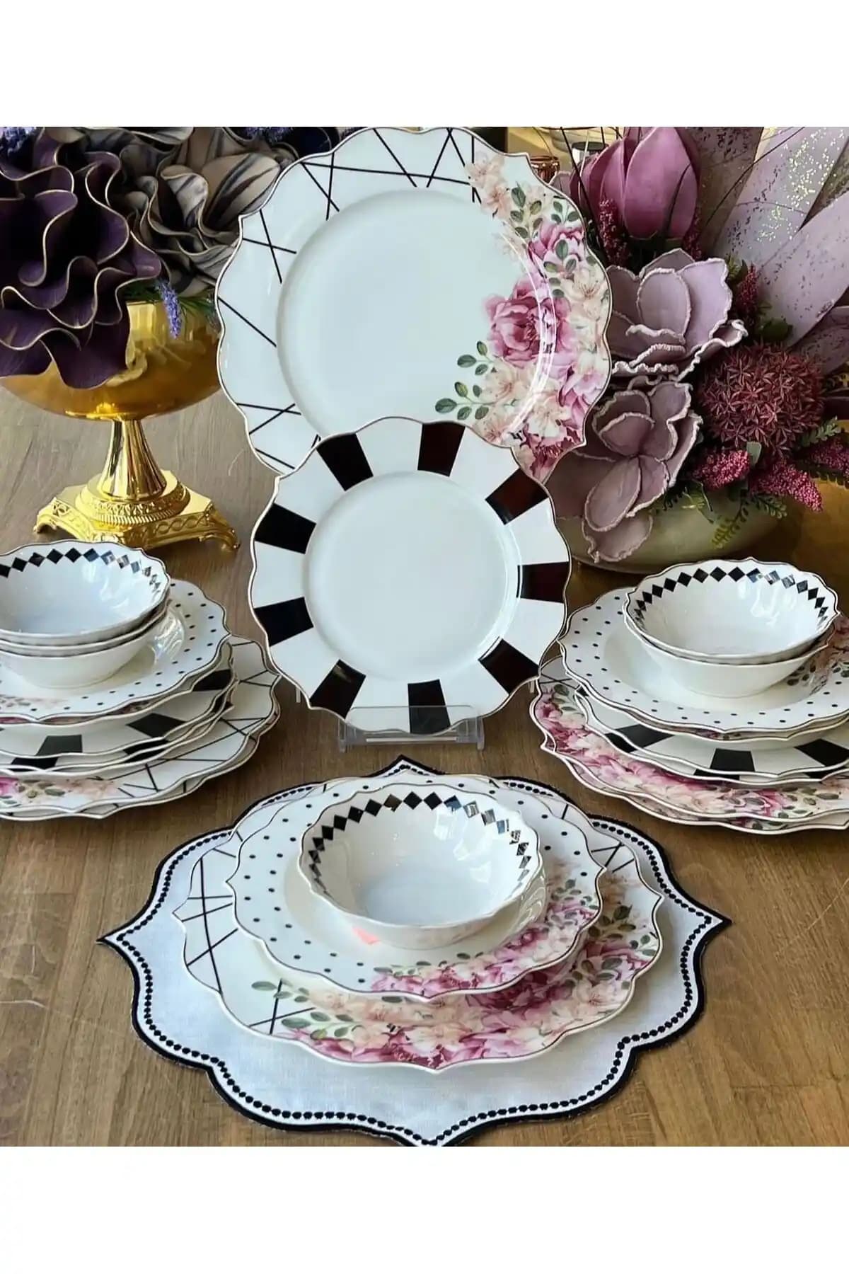 Güllü Yemek Takımıyla Sofralarınıza Zarafet ve Estetik Katın