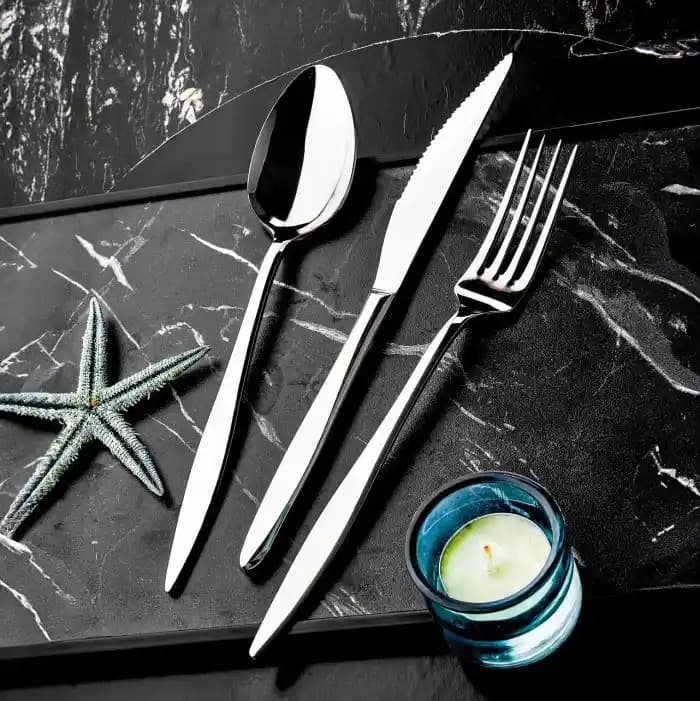 Günlük Çatal, Kaşık ve Bıçak Takımlarıyla Dekorasyonda Şıklık ve Fonksiyonellik Sağlama
