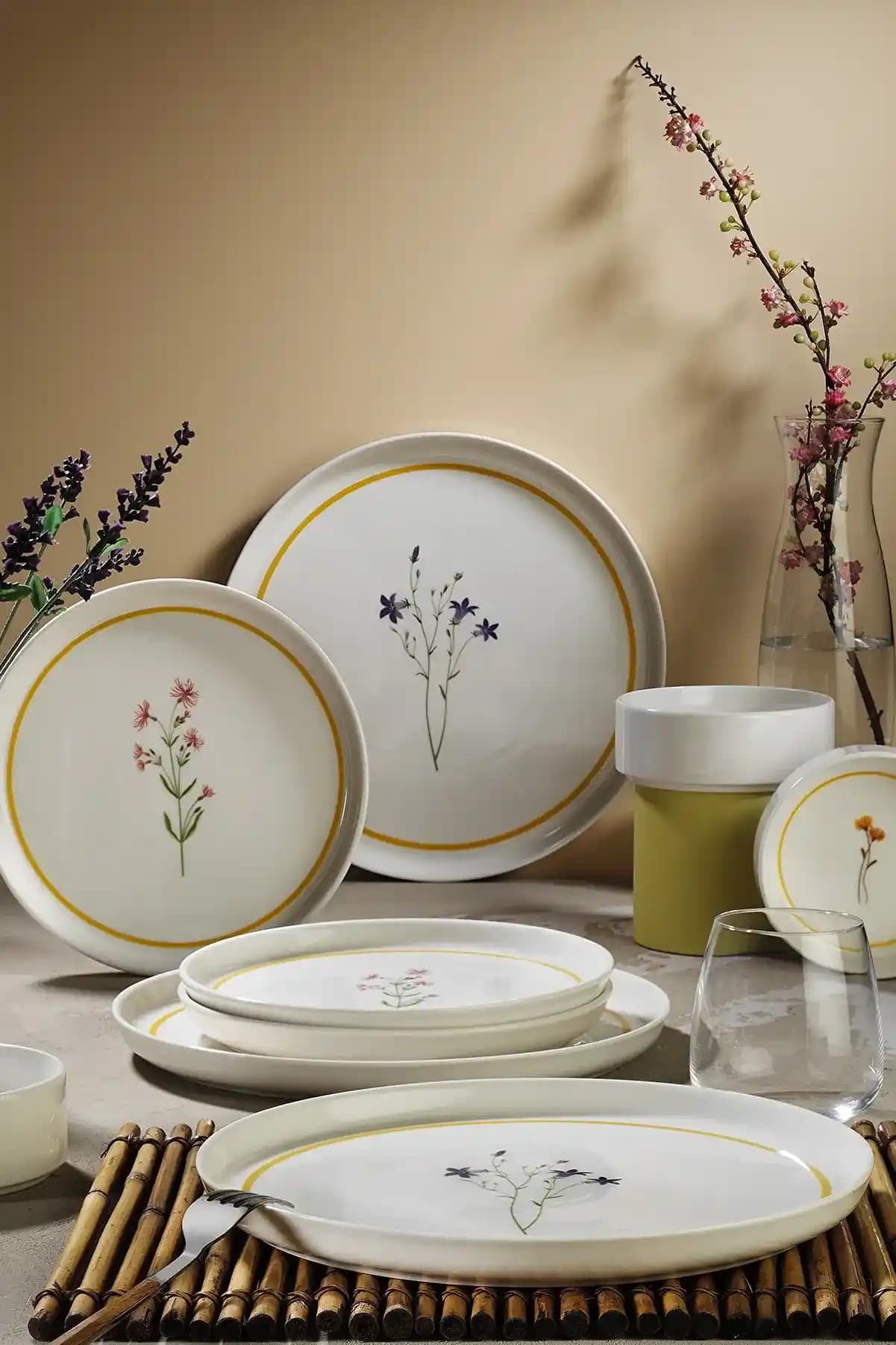 Güral Porselen İris Yemek Takımı: Estetik ve Dayanıklı Modern Sofra Seti