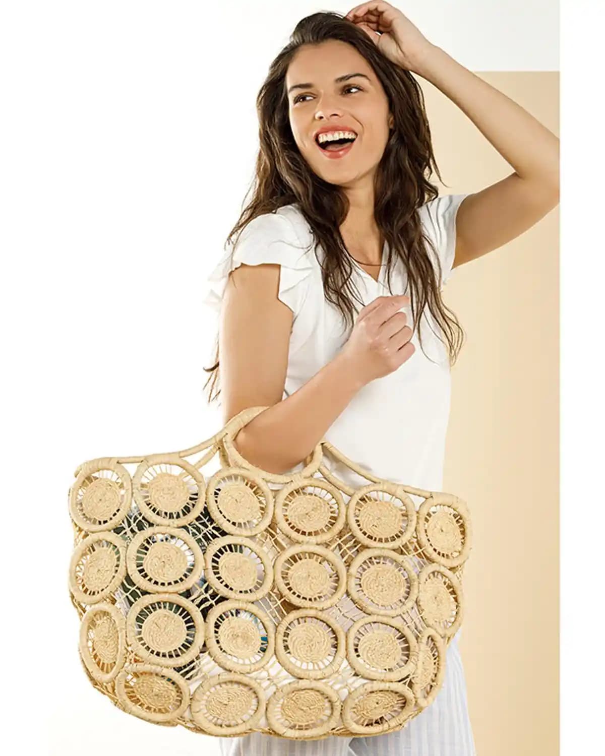 Hasır Çanta Trendleri ve Ev Dekorasyonunda Doğal Şıklık Yaratma Yolları