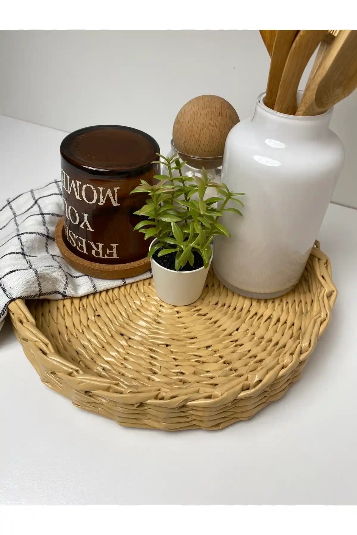 Hasır Sunumluklar ile Şık ve Doğal Sunumlar Yaratmanın Yolları ve Dekorasyon İpuçları