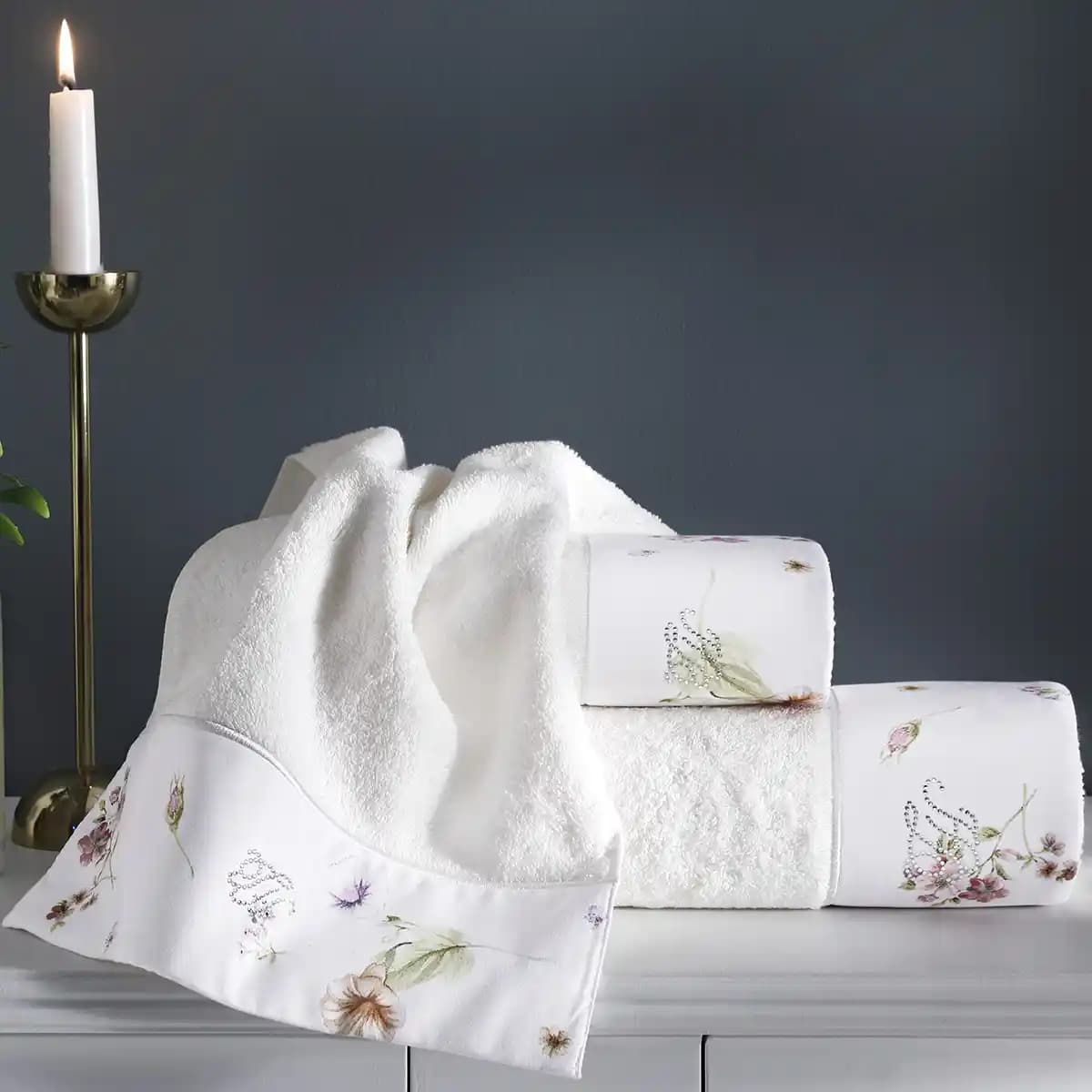 Havlu Setleri ile Evinize Şıklık ve Konfor Katmanın Yolları