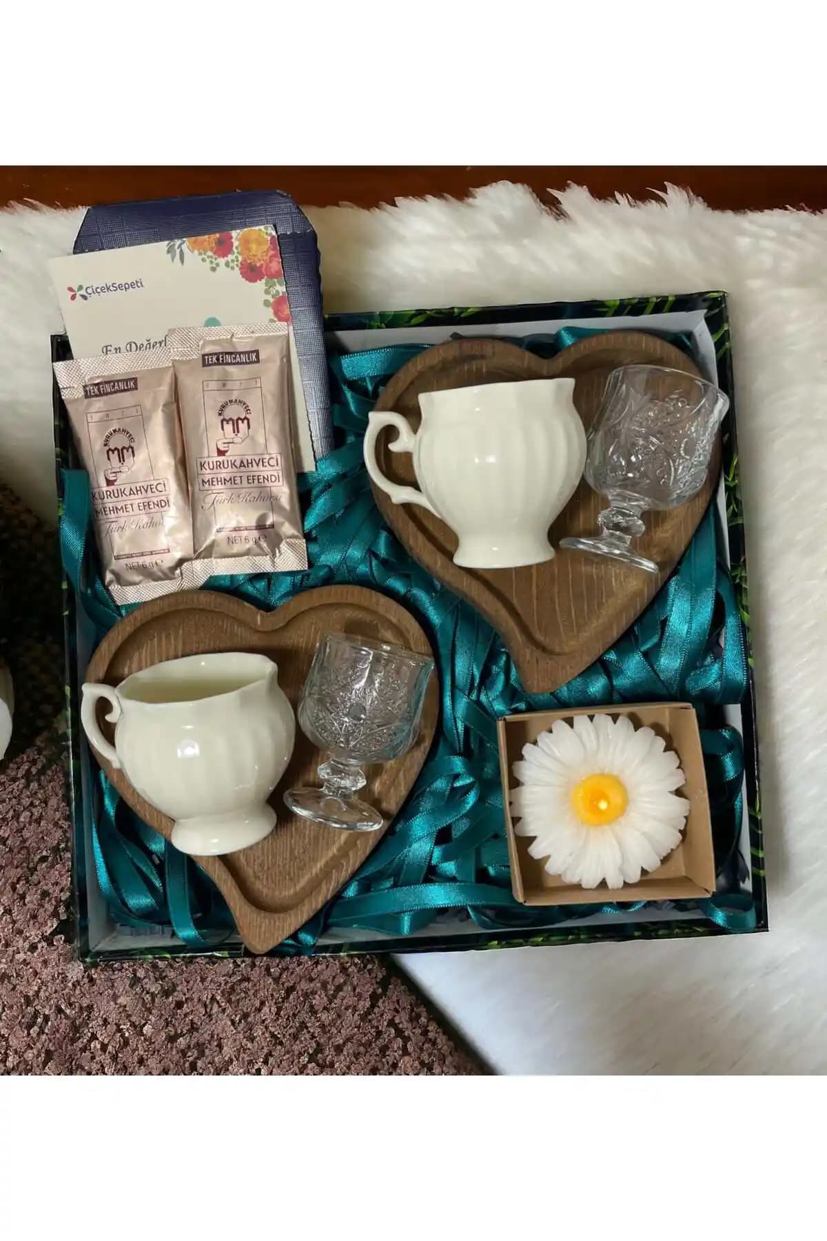 Hediye Fincanları ile Dekorasyonda Şıklık ve Anlam Bir Arada