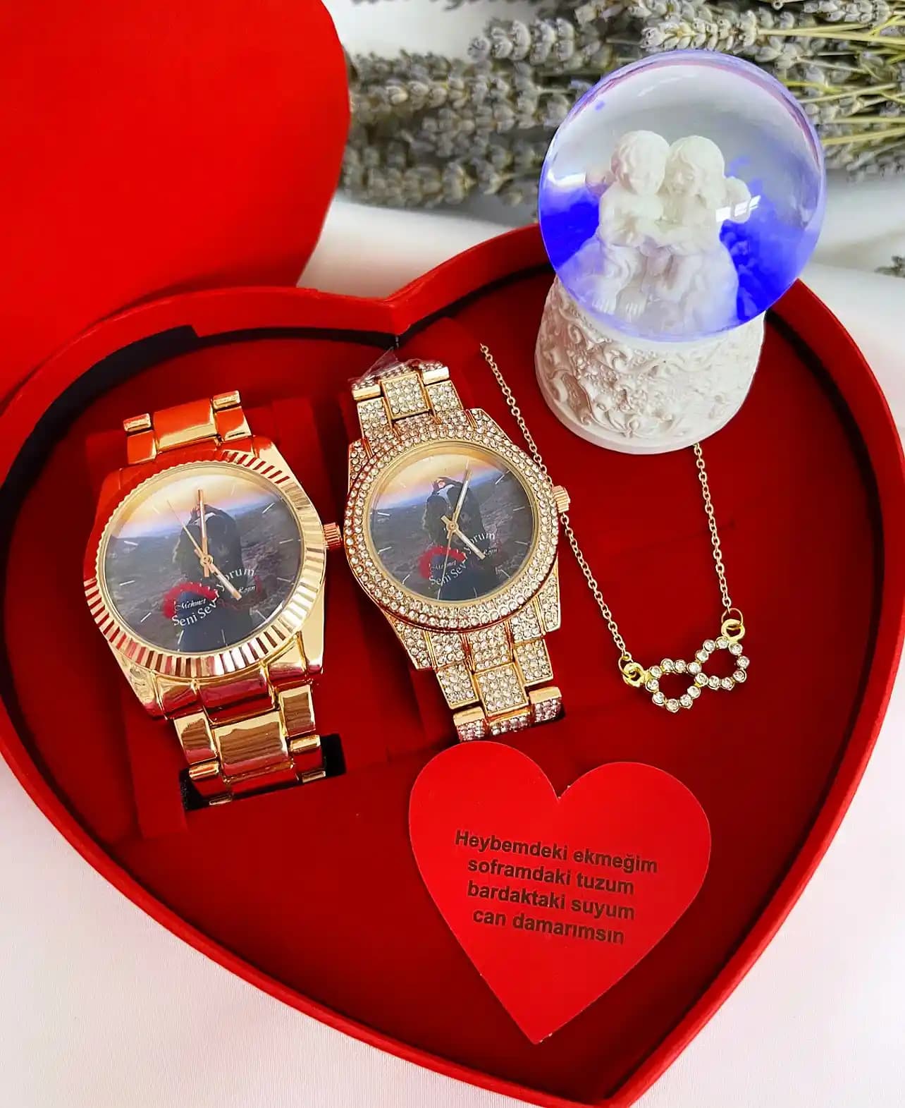 Hediye Saatleri: Dekorasyon ve Mobilyada Zarafetin Sembolü