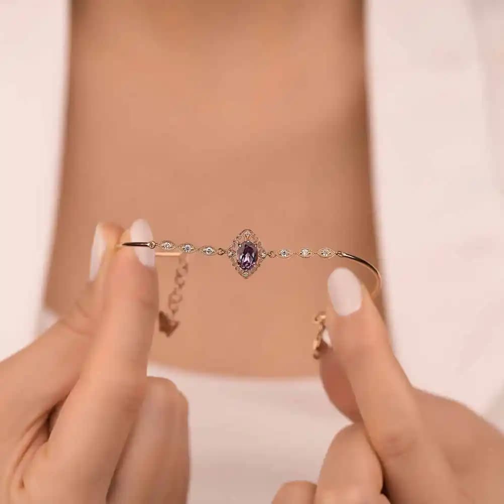 Hediyelik Bilekliklerle Dekorasyon ve Mobilya Trendlerinde Yenilikçi Yaklaşımlar