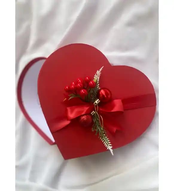 Hediyelik Kalpli Kutular ile Dekorasyonda Sevgi ve Şıklık Yaratmanın Yolları