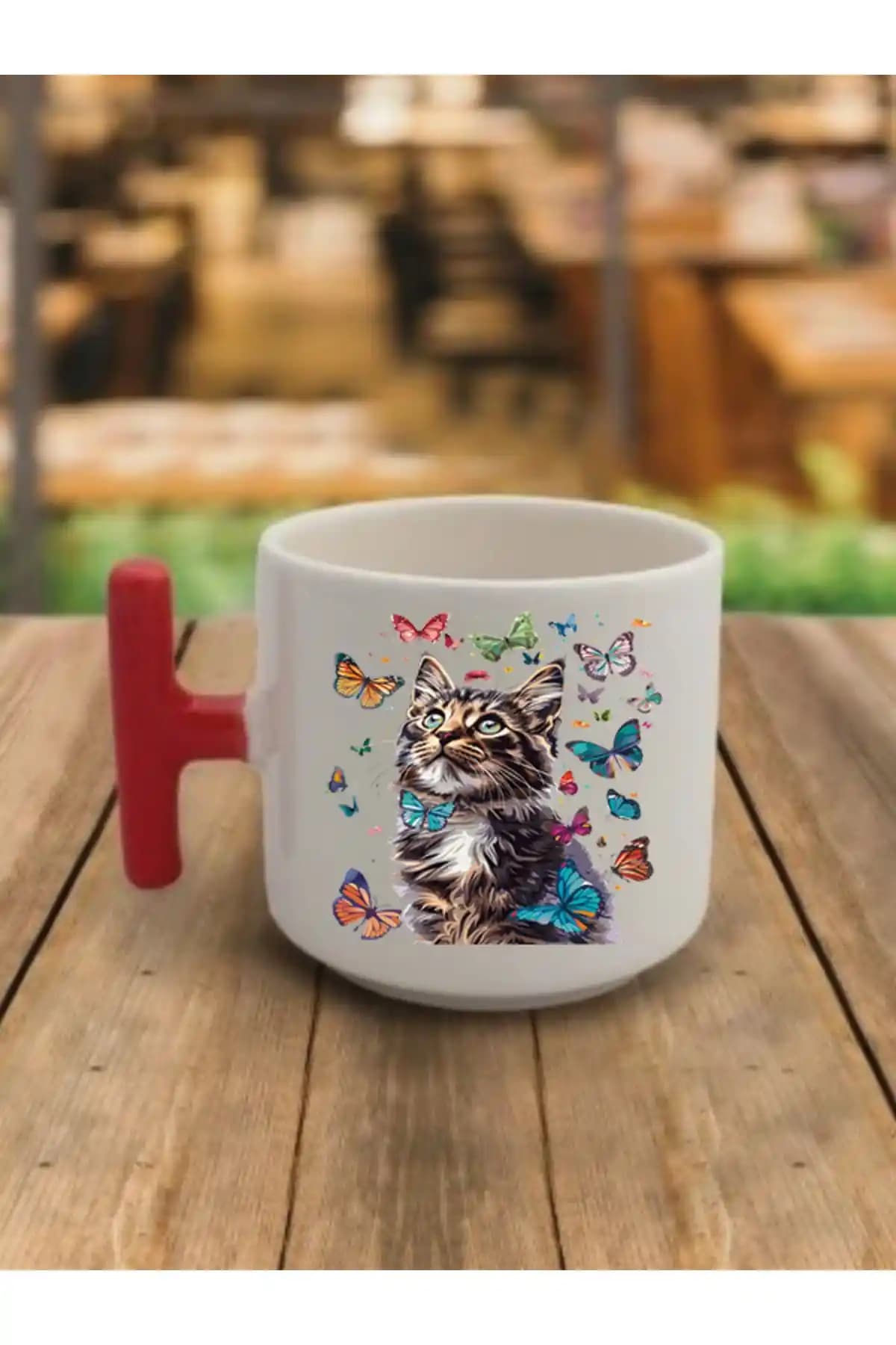 İçi Kelebekli Bardaklar ile Dekorasyonda Zarafet ve İşlevselliği Birleştirin