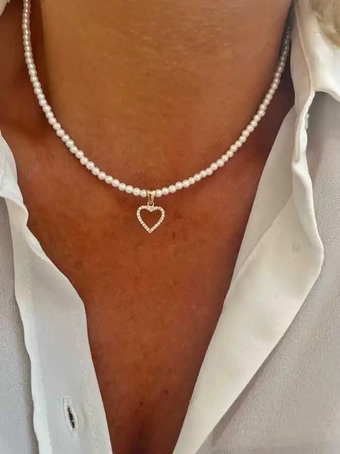 İnci Kalpli Kolye ve Dekorasyonda Zarafetin Simgesi: Estetik ve Romantik Detaylar