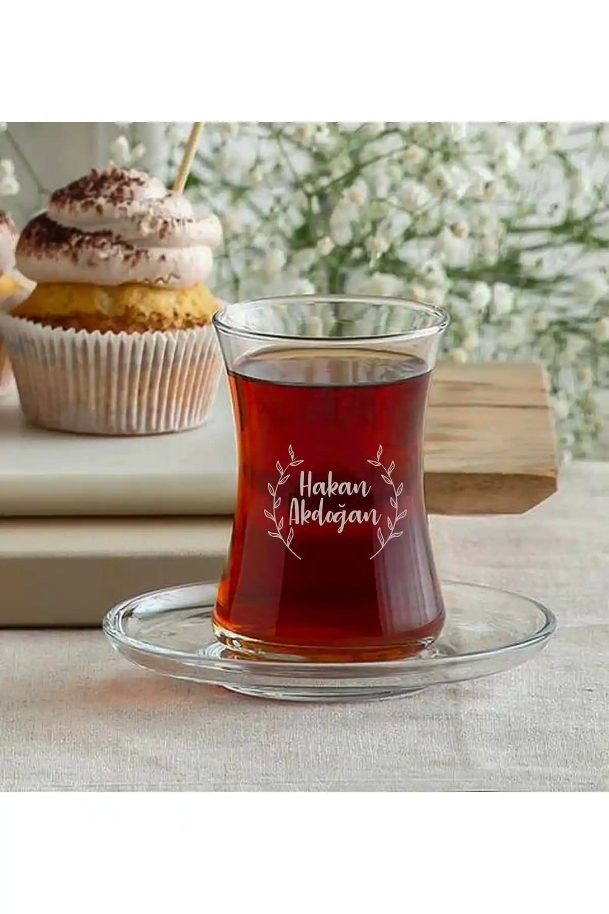 İsimli Çay Bardağı: Kişisel ve Estetik Dekorasyon İçin Modern Çözüm