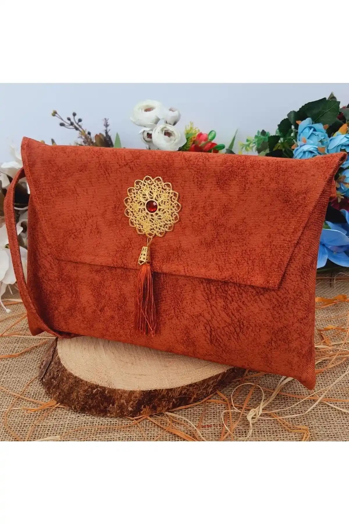 Kadife Kuran Kılıfı ile Dekorasyonda Zarafet ve Fonksiyonellik Artırma