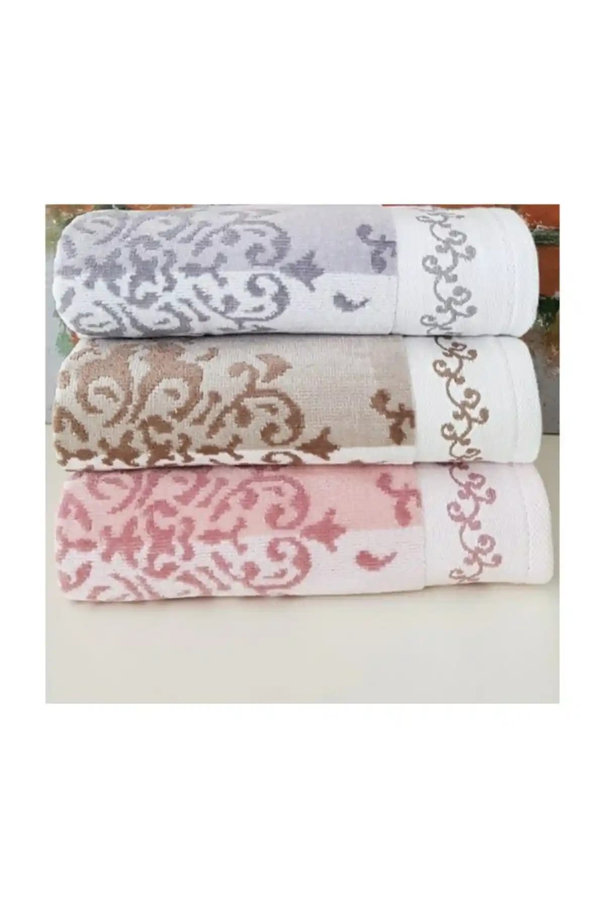 Kadife Yüz Havlusu ile Ev Dekorasyonunda Şıklık ve Konforun Buluşması