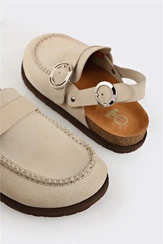 Kadın Terlikleri ve Dekorasyon Uyumu: Şıklık ve Konforun Birlikte Yaratılması