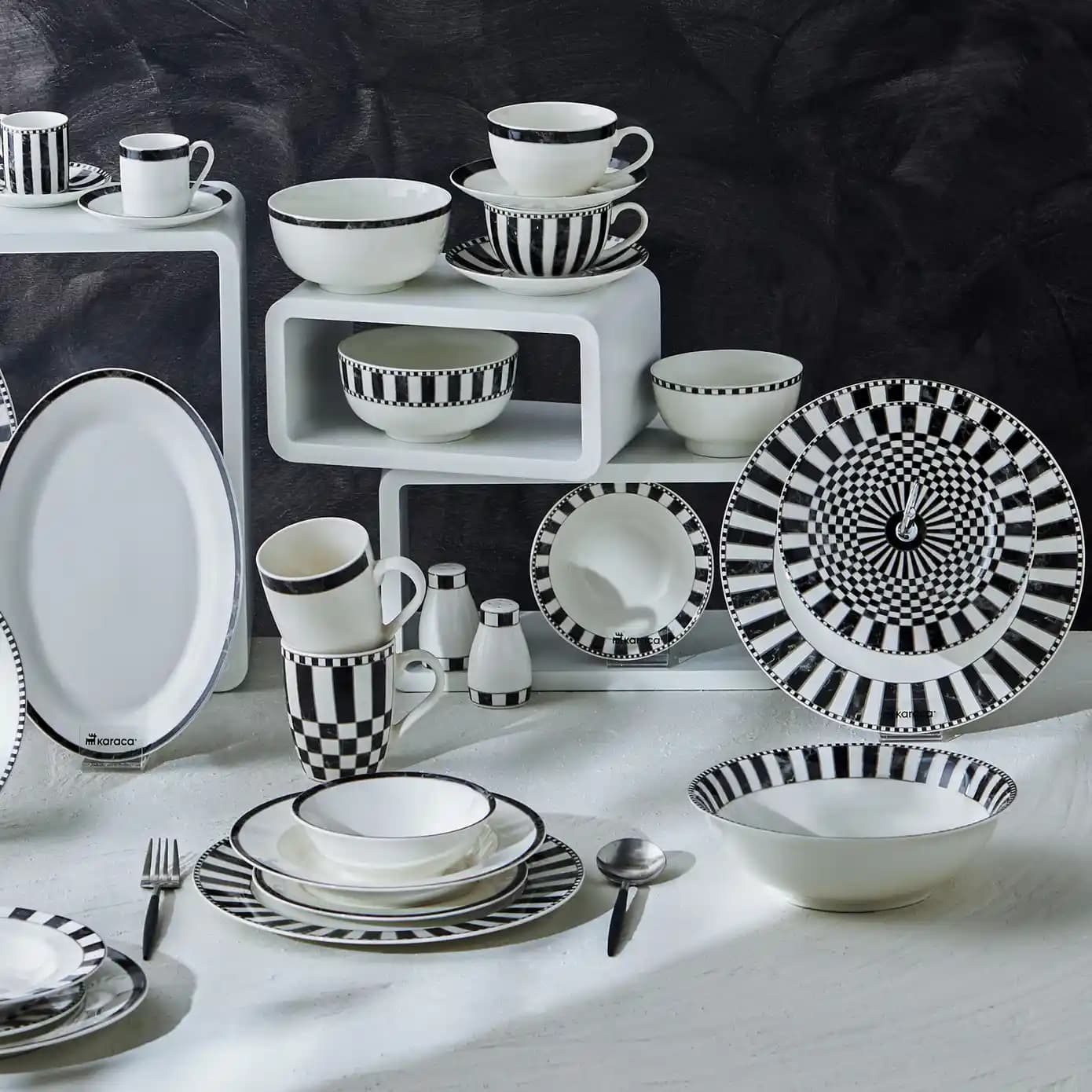 Karaca Damalı Yemek Takımı ile Sofranıza Modern ve Şık Dokunuşlar