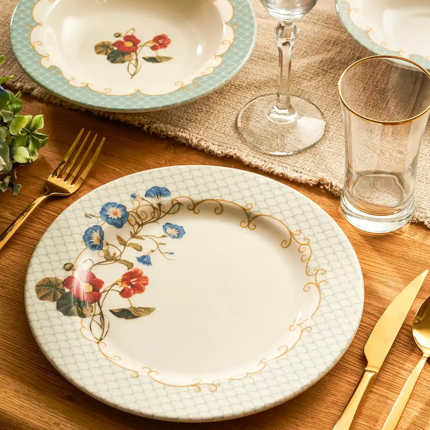 Karaca Ebru Yemek Takımı ile Sofralarınıza Sanat ve Şıklık Katın