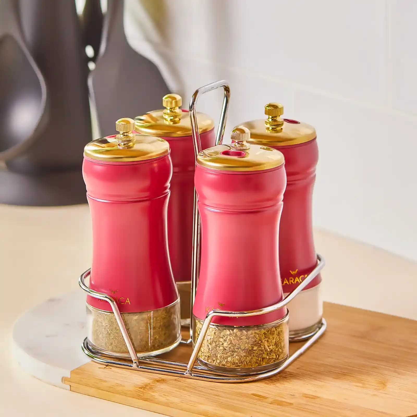 Karaca Gold Berry Baharat Takımıyla Mutfak Dekorasyonunda Şıklık ve Fonksiyonellik
