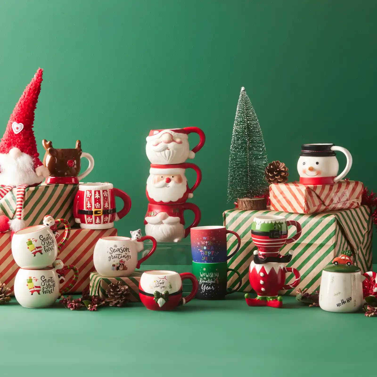 Karaca'nın Yılbaşı Temalı Kupa ve Dekoratif Ürünleri ile Evlerinizi Sıcacık Hale Getirin