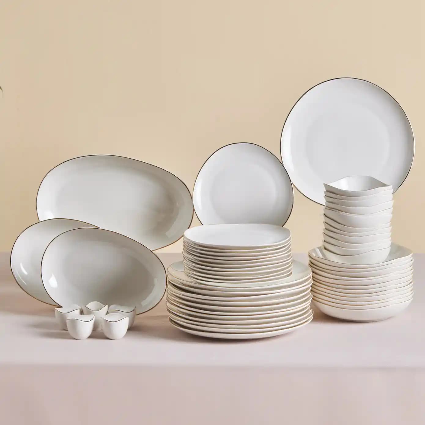 Karaca Streamline Middle 56 Parça 12 Kişilik Yemek Takımı Modern ve Dayanıklı Tasarım
