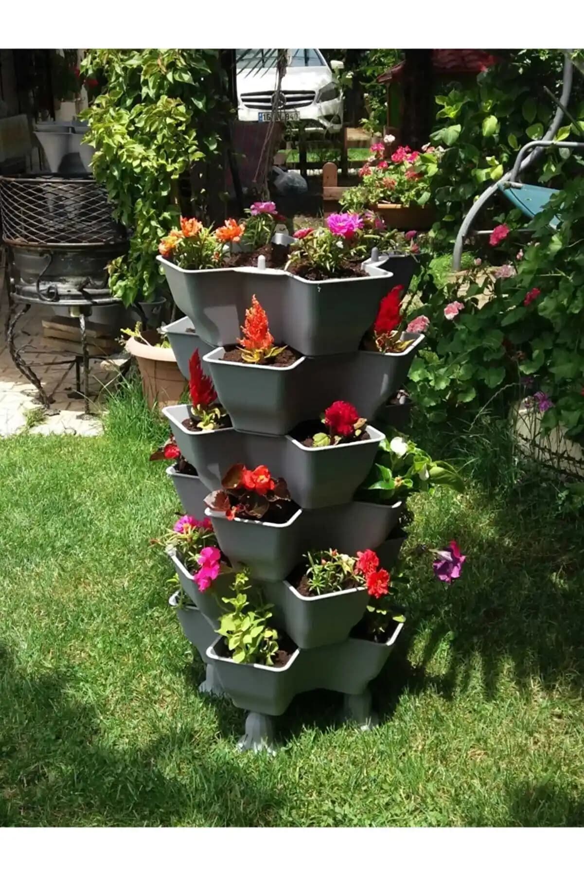 Katlı Saksılar ile Dekorasyon ve Organik Bitki Yetiştiriciliğinde Yenilikçi Çözümler