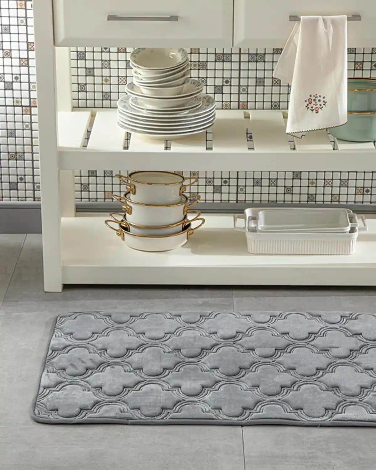 Kaydırmaz Tabanlar ve Pedlerle Güvenli, Estetik ve Dayanıklı Dekorasyon Çözümleri