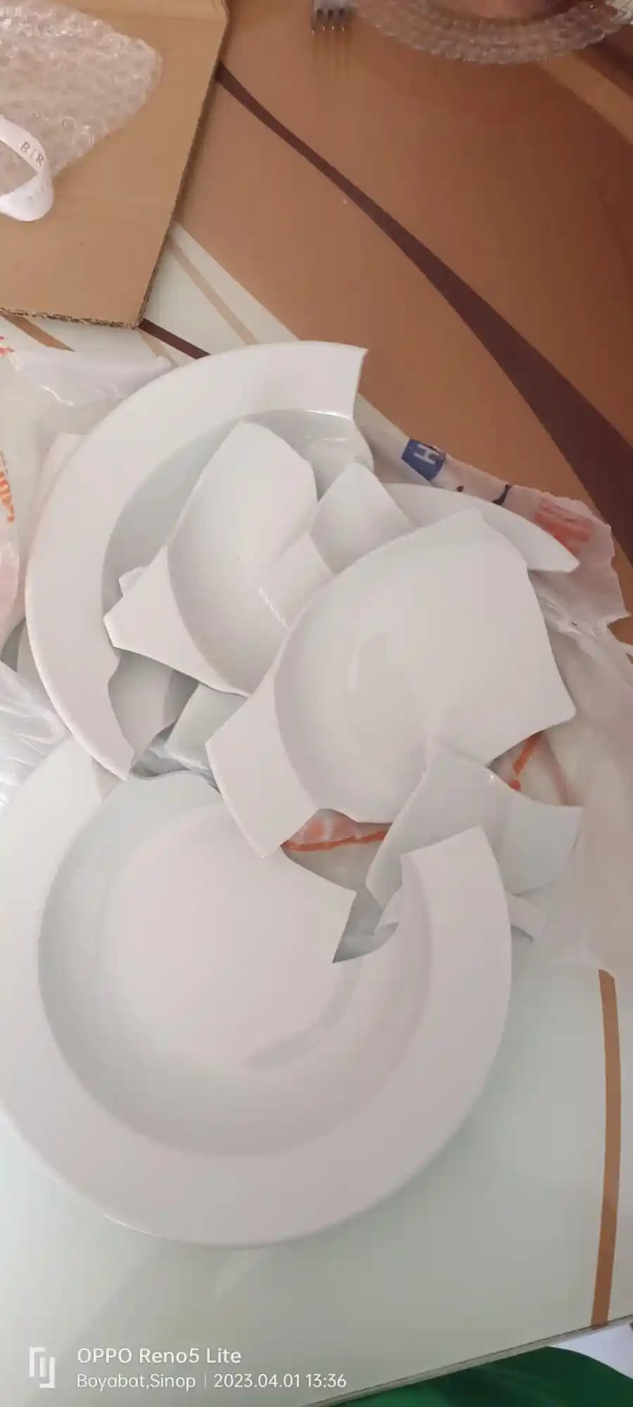 Kırık Tabaklar ile Dekorasyonda Yaratıcı ve Sürdürülebilir Çözümler