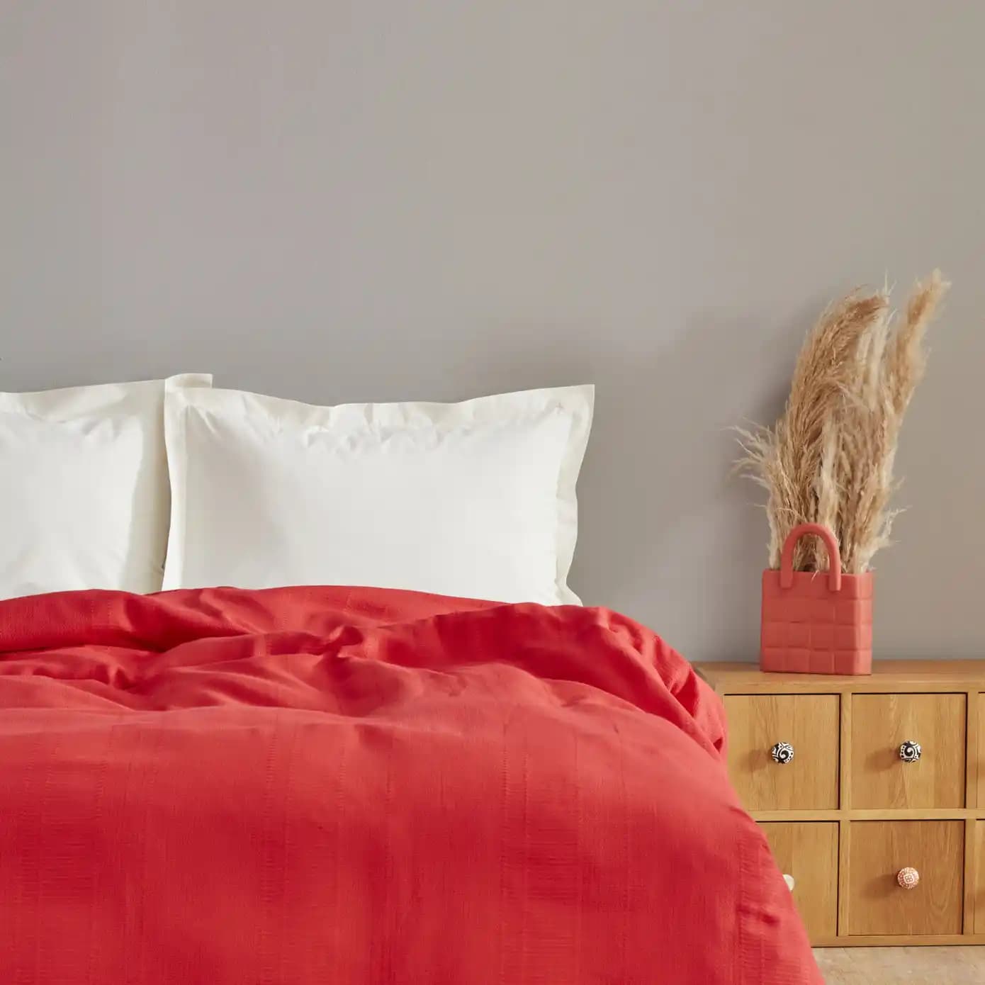 Kırmızı Home ile Evinize Şıklık ve Canlılık Katmanın Modern Yolları