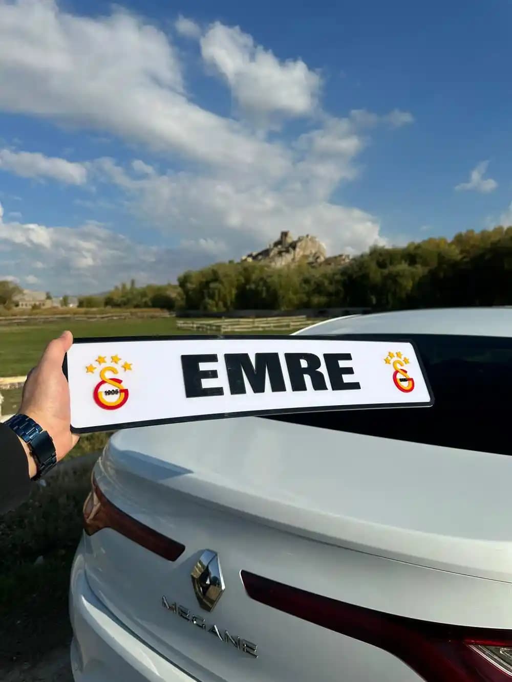 Kişiye Özel Plaka ile Dekorasyonda Şıklık ve Anlam Yaratıcı Tasarımlar