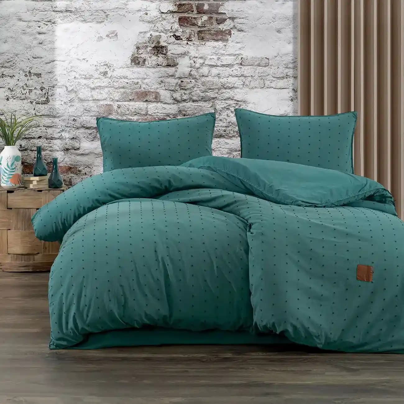 Koyu Yeşil Nevresim Takımıyla Yatak Odalarınıza Zarif ve Modern Bir Dokunuş