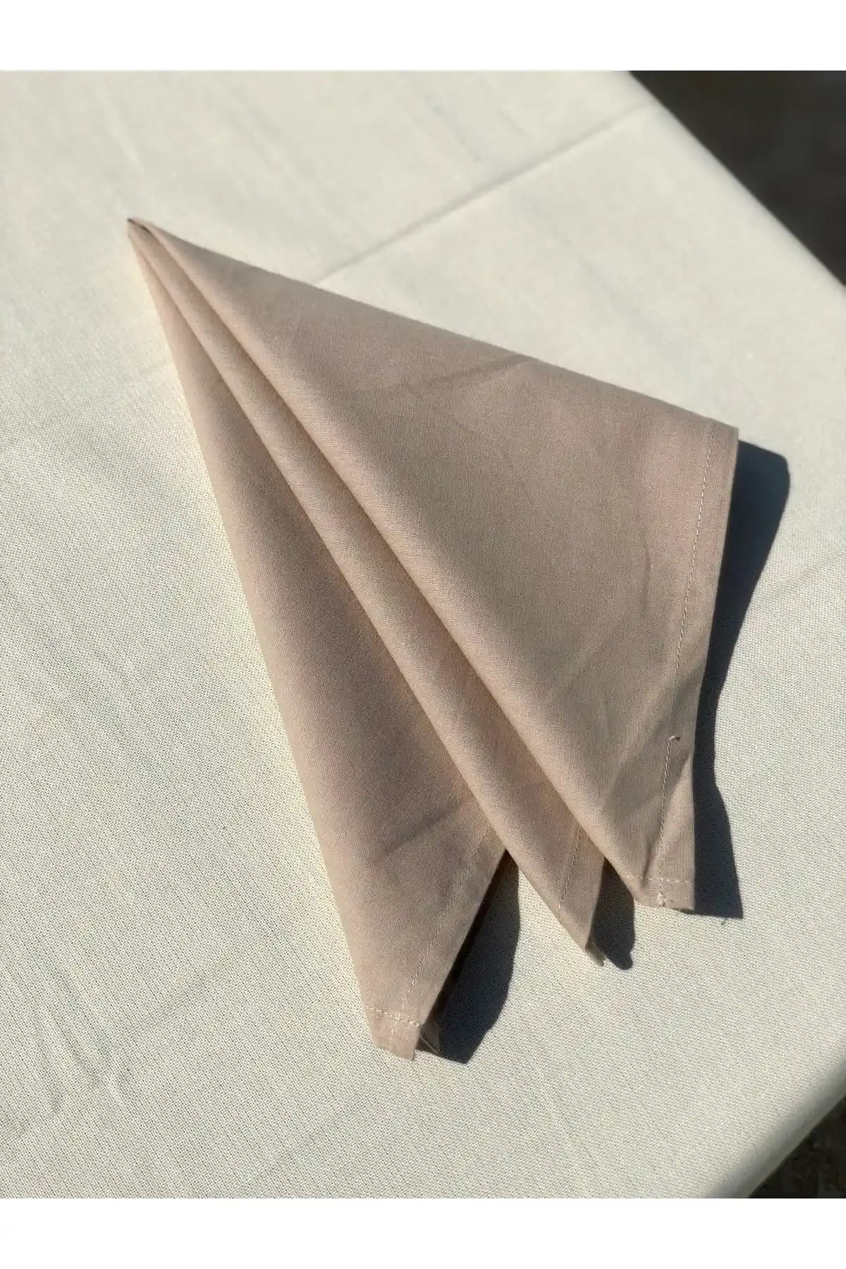 Kumaş Servis Peçeteleri ile Masanızı Şık ve İşlevsel Hale Getirin