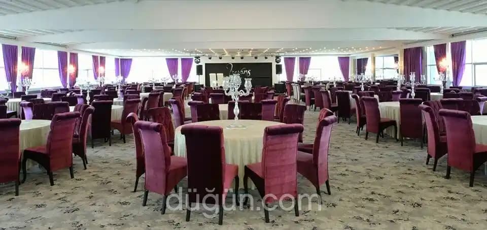 Kuvars Malzemesiyle Modern ve Dayanıklı Salon Dekorasyon Trendleri 2023