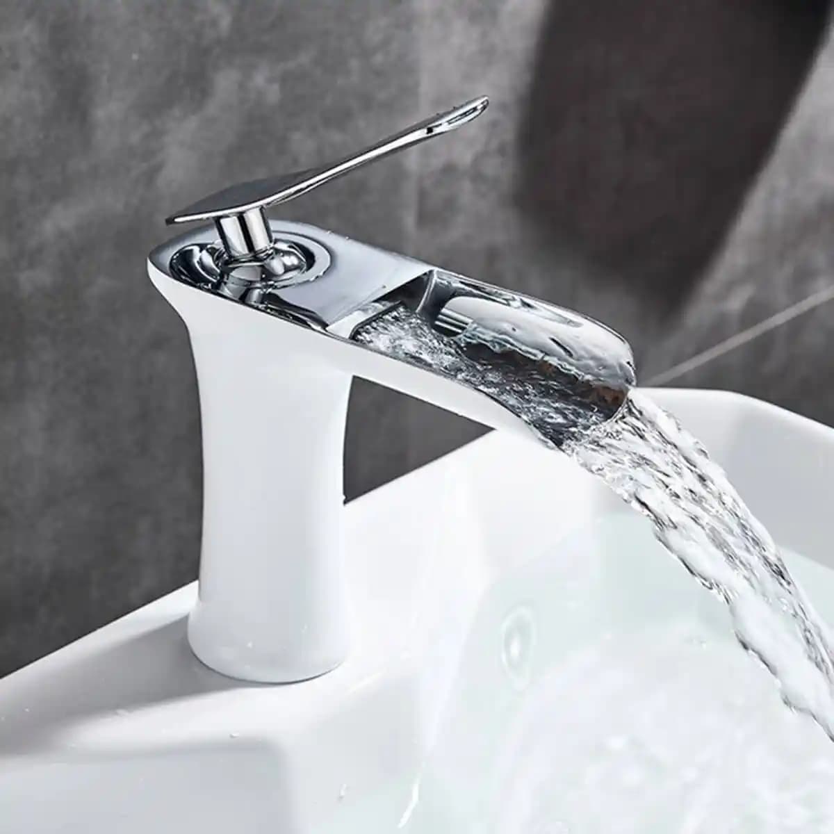 Lavabo Bataryası Seçimi ve Tasarım İpuçlarıyla Fonksiyonel ve Estetik Banyo Dekorasyonu