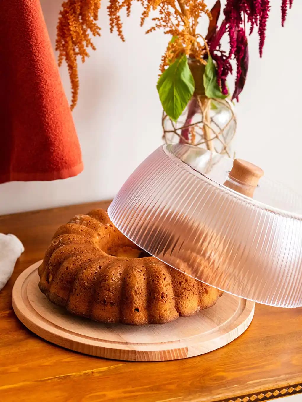 LCW Kek Fanusu ile Ev Dekorasyonunuza Şık ve Pratik Bir Dokunuş Katın