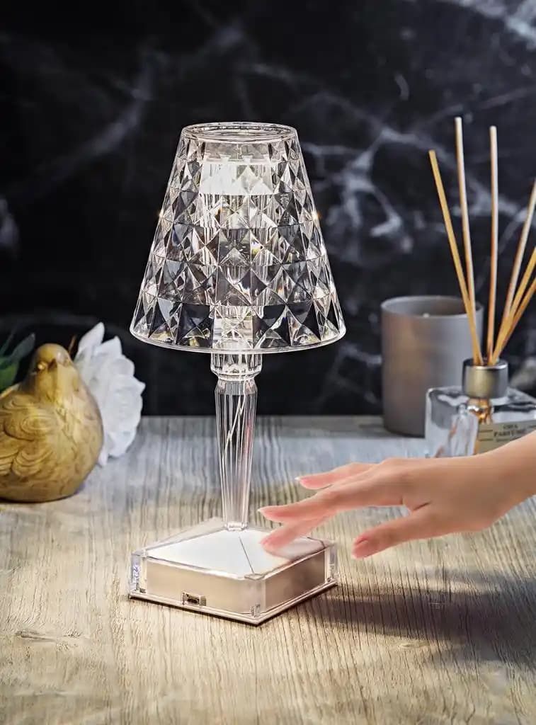 Ledli Dekoratif Aydınlatma ile Mekânlarınızı Modern ve Estetik Şekilde Aydınlatın