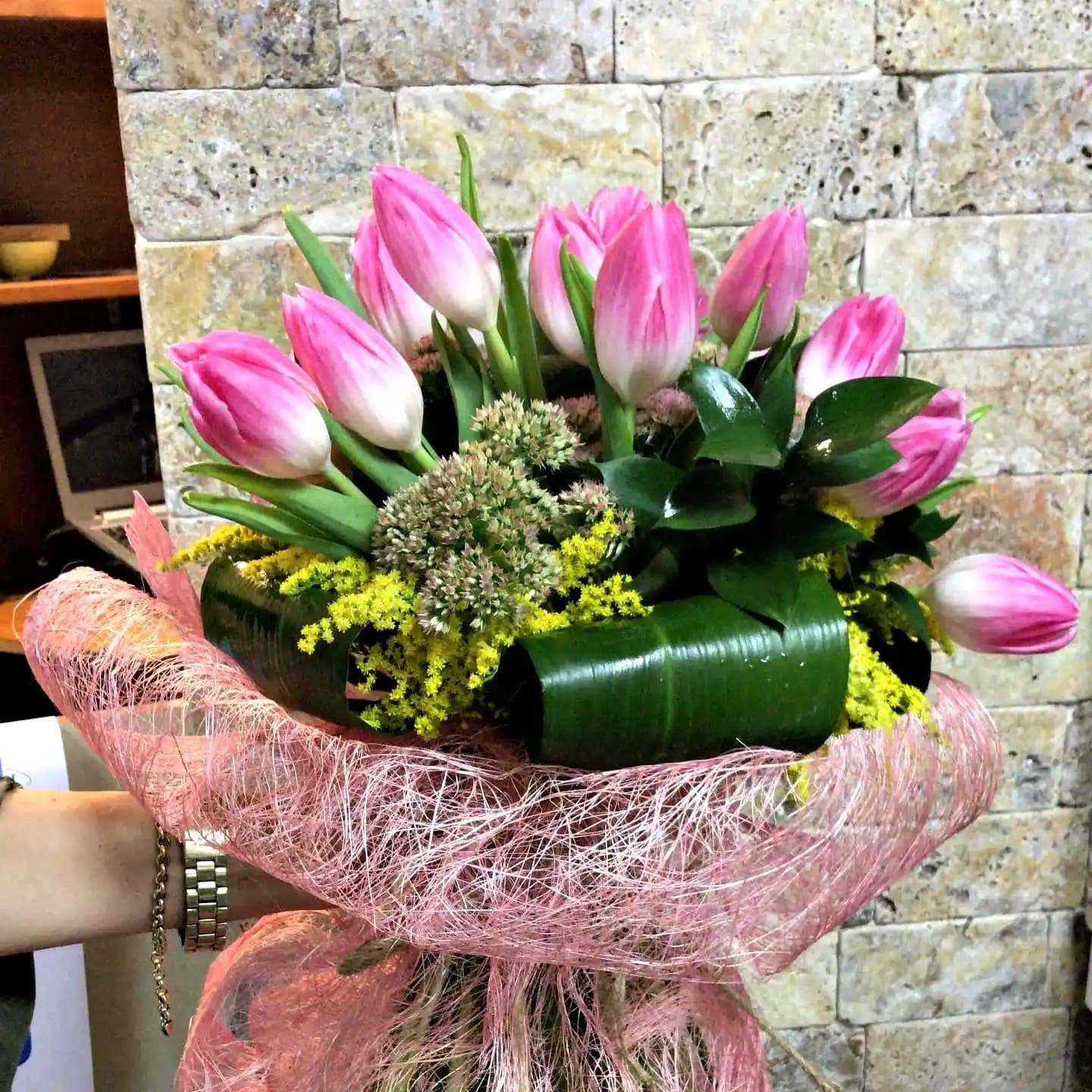 Lotus Çiçeği Buketleriyle Dekorasyonda Zarafet ve Anlam Katma Rehberi