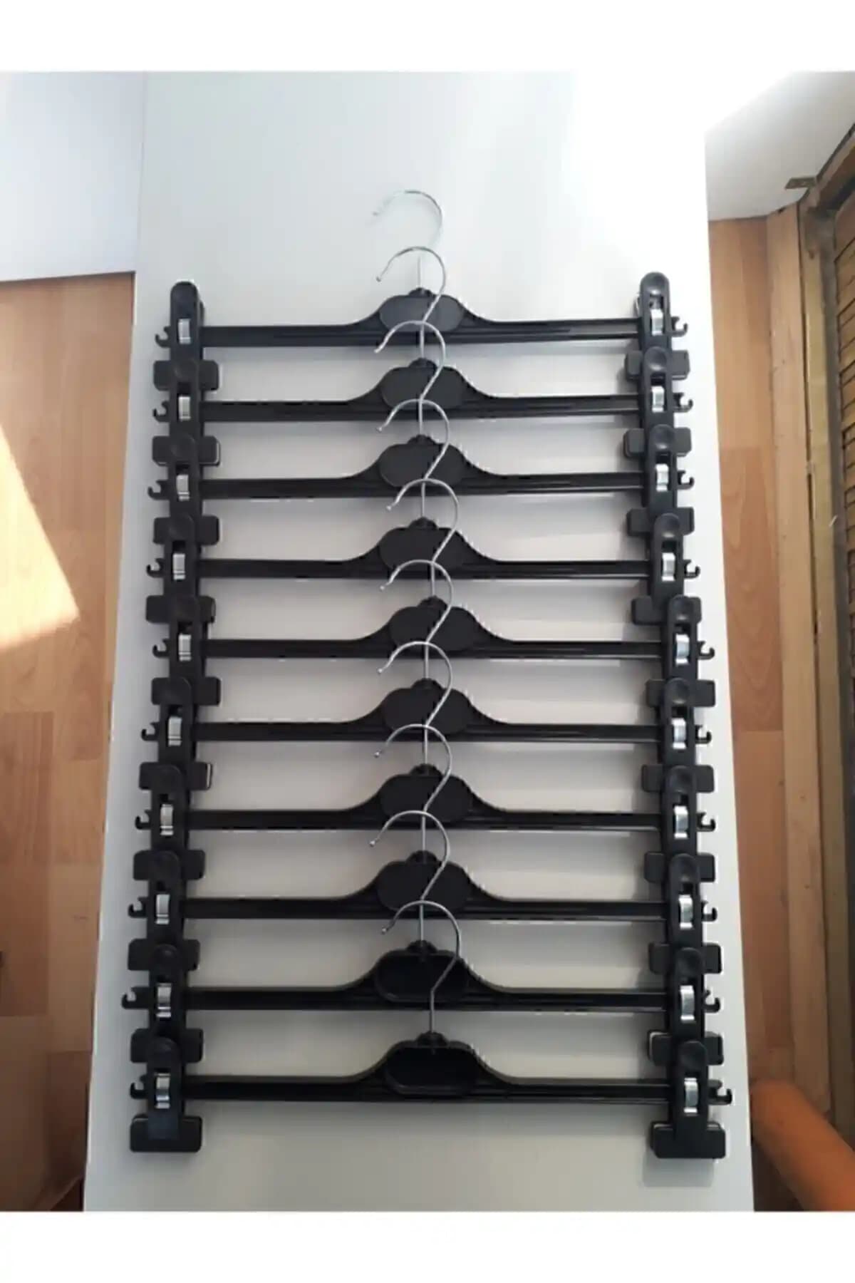 Mandallı Askılık ile Modern Dekorasyonda Şıklık ve Fonksiyonellik Bir Arada