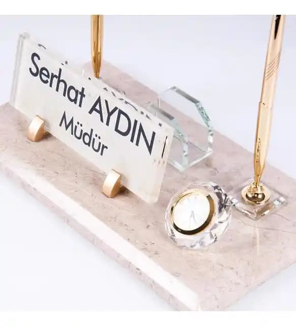 Mermer İsimlikleri: Estetik ve Fonksiyonelliği Bir Arada Sunan Dekoratif Çözümler