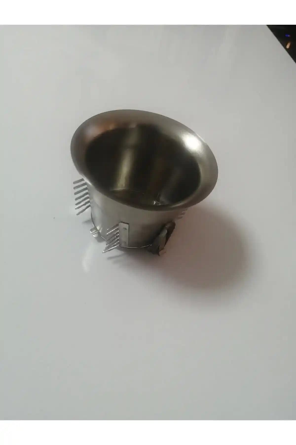 Metal Tuvalet Kapaklarının Dayanıklılığı ve Estetik Avantajları Hakkında Kapsamlı Bilgi