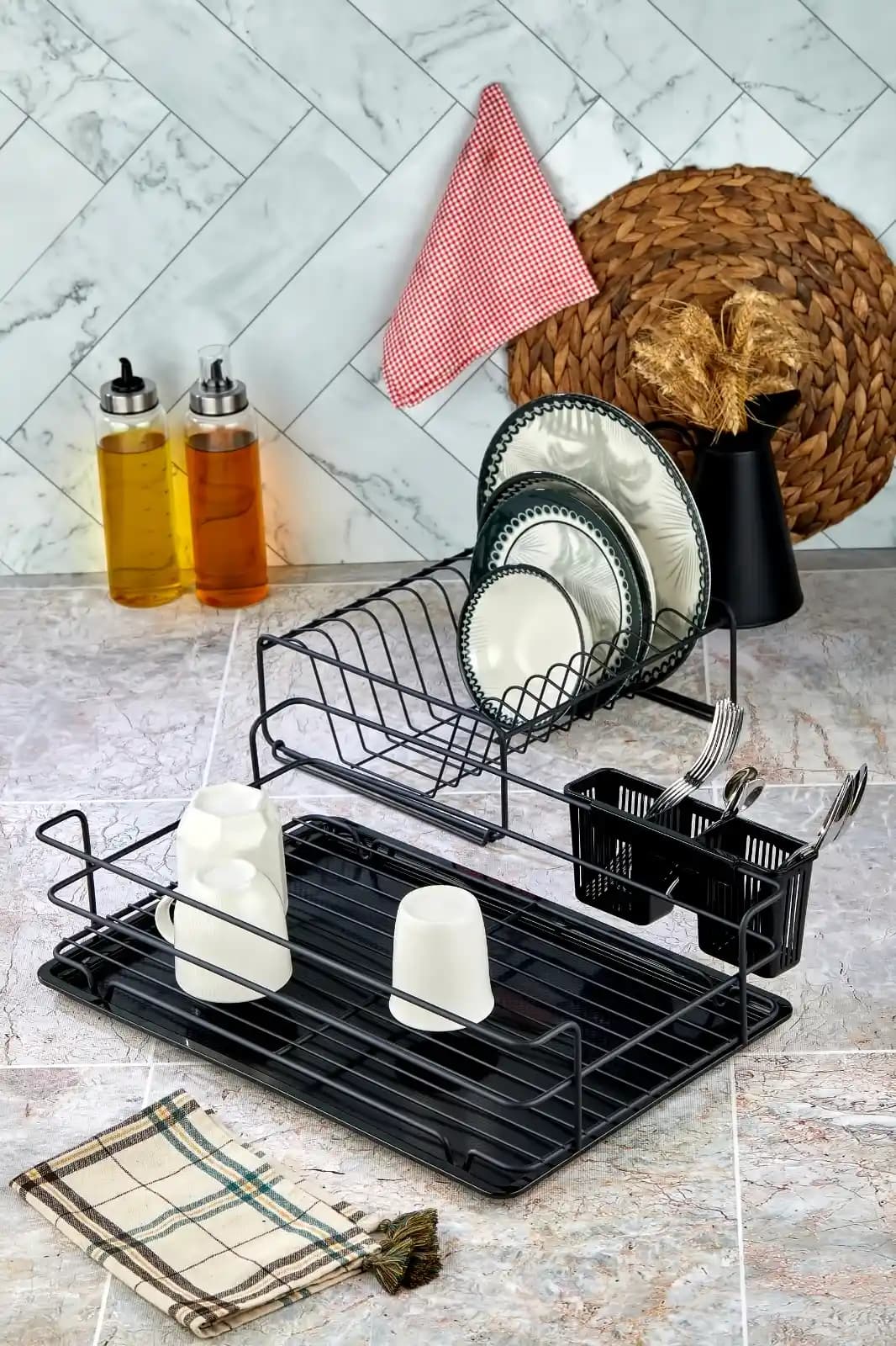Modern ve Dayanıklı Metal Bulaşıklıklar ile Mutfak Dekorasyonunuzu Güncelleyin